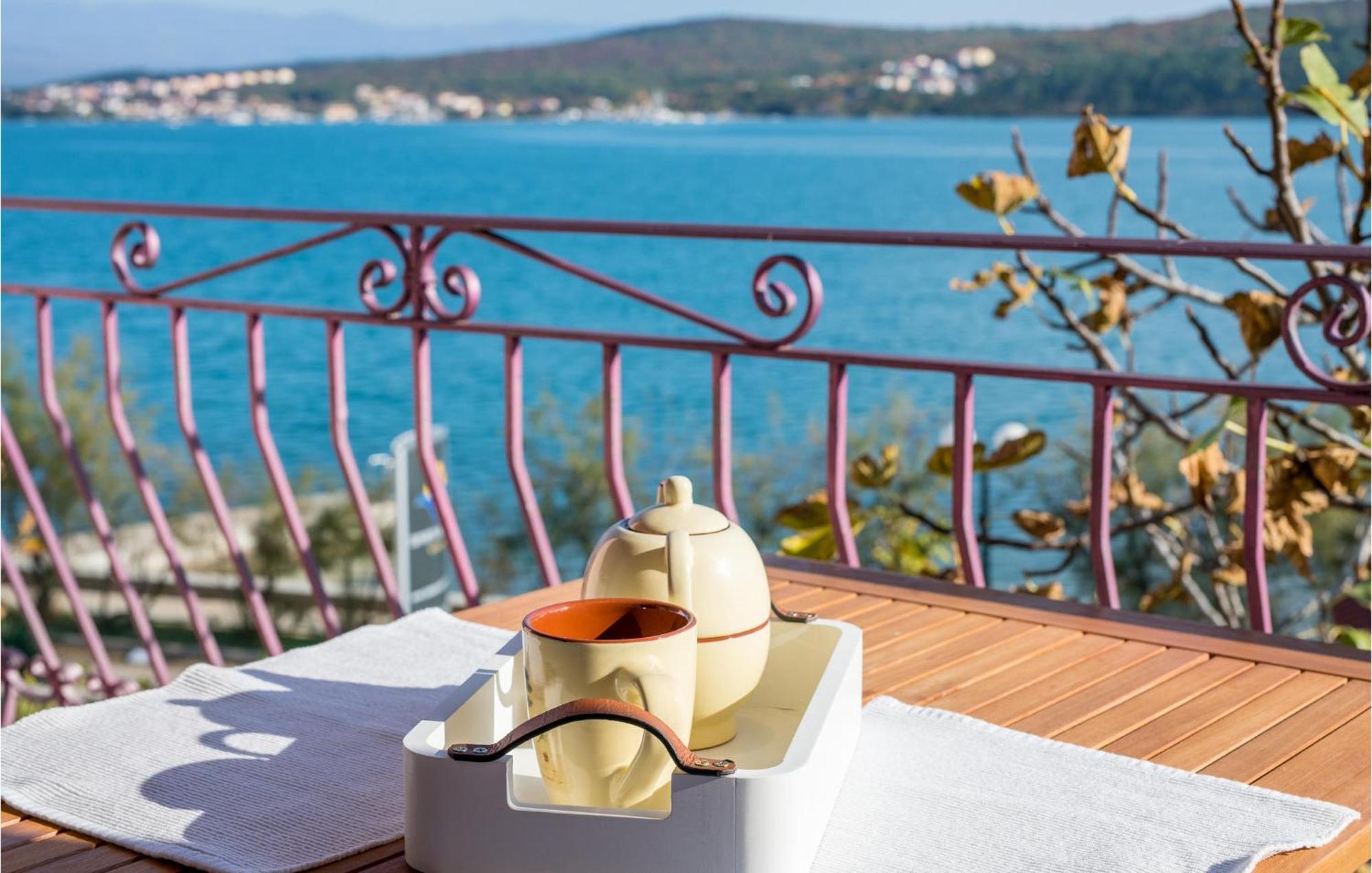 Gorgeous Apartment In Cizici With House Sea View 외부 사진