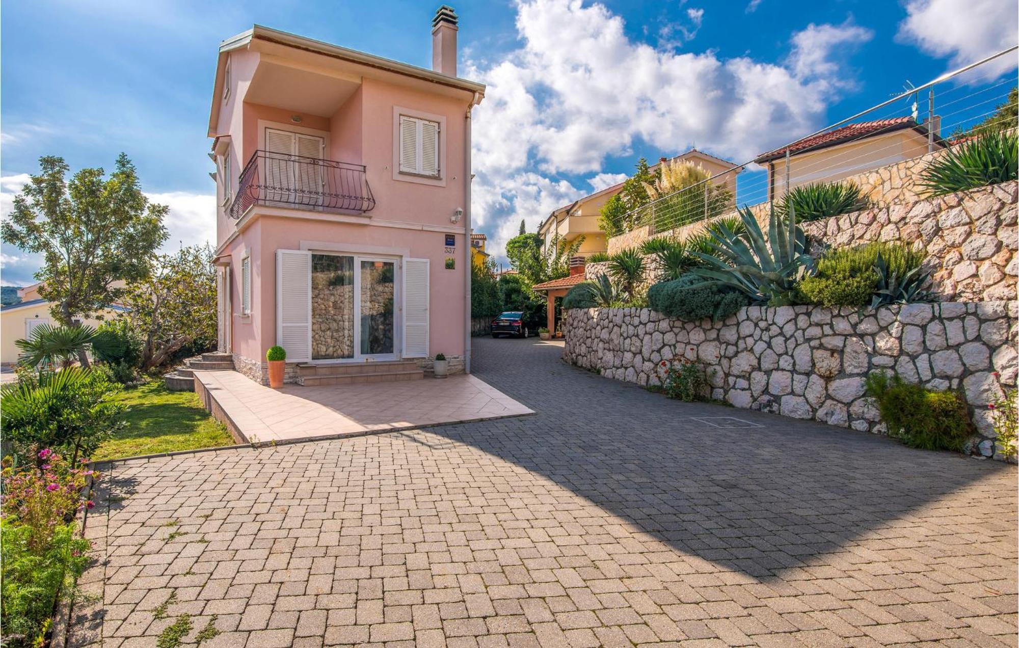 Gorgeous Apartment In Cizici With House Sea View 외부 사진