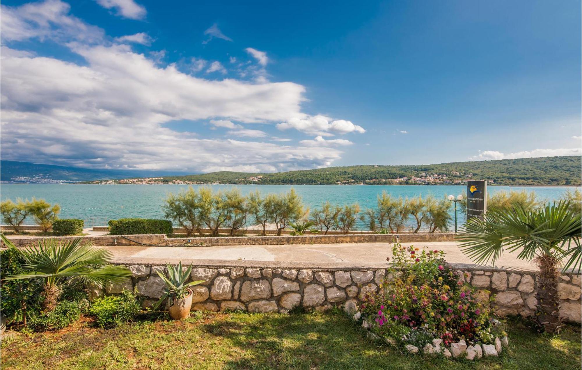 Gorgeous Apartment In Cizici With House Sea View 외부 사진